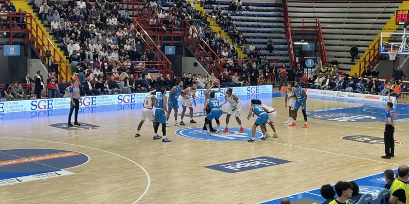 Napoli Basket Reggio Emilia